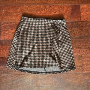 Skirt size small worn once